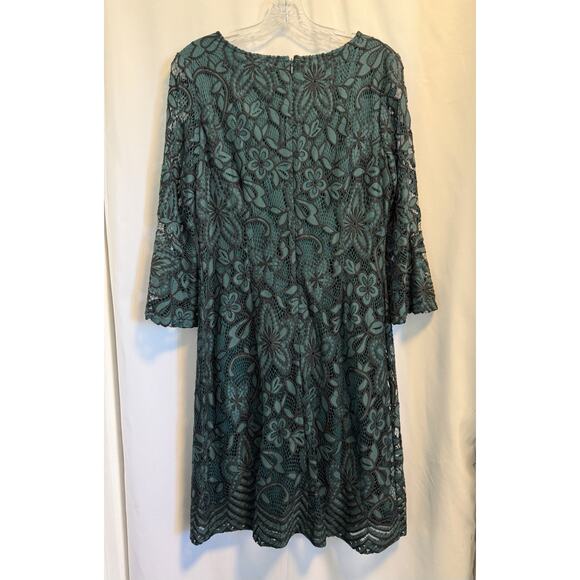Sharagano | Women's Dark Green Lace 3/4 Sleeve Shift Dress- Size 8 - Picture 4 of 7